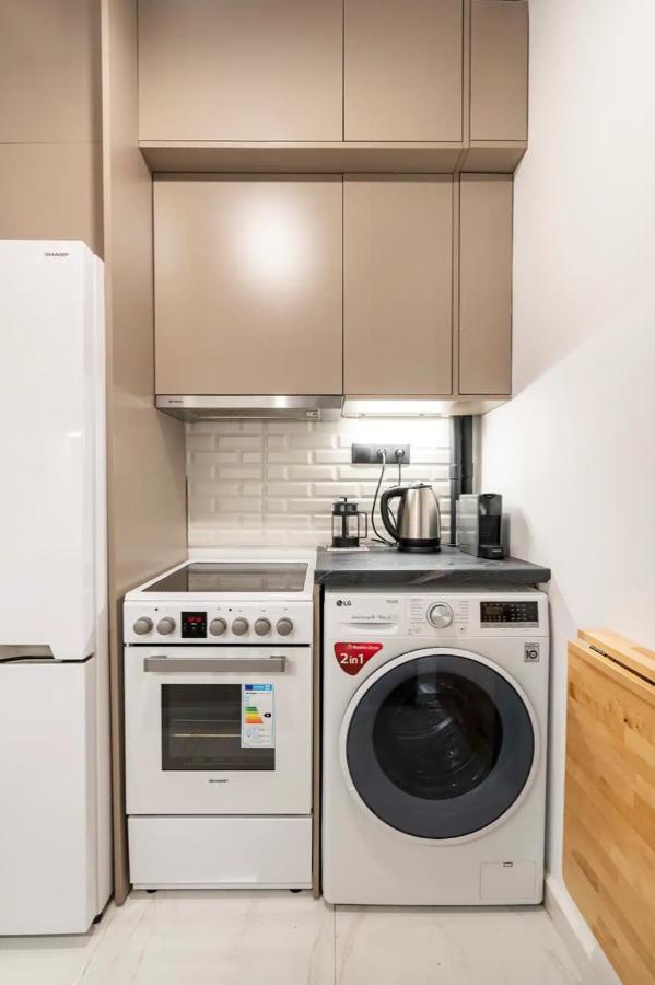 Cute Tiny Apartment In The Heart Of Flisvos Athen Exterior foto
